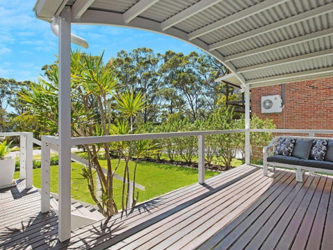 Akarana Beach House :: Jervis Bay Rentals - Surfers Paradise Gold Coast 5