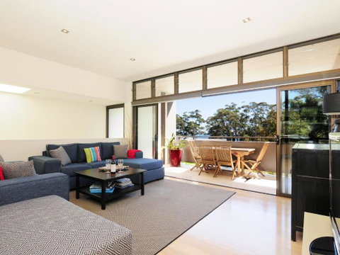Piana Apartment One (By Jervis Bay Rentals) - Surfers Paradise Gold Coast 4