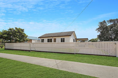 The Fishermans Cottage - Surfers Paradise Gold Coast 1