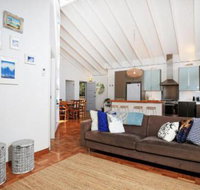 Balena at Culburra Pet Friendly 1 Min Walk to Beach - Surfers Paradise Gold Coast