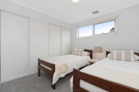Coastal Luxury Retreat - Surfers Paradise Gold Coast 6