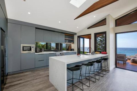 Seaview Pet Friendly With Stunning Views 1 Min To Beach - Surfers Paradise Gold Coast 2