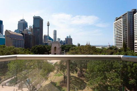 THE HYDEAWAY LUXE HYDE PARK CITY APARTMENT Hosted By LAbode Accommodation - Surfers Paradise Gold Coast 4