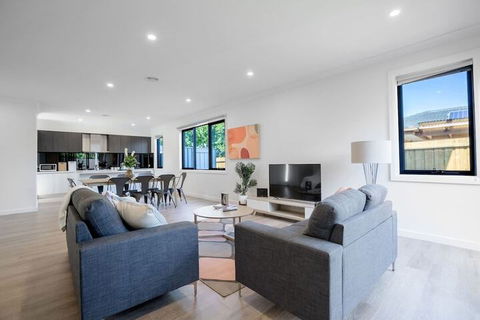 WoW Factor!luxe 4BR Townhouse@glen Waverley - Surfers Paradise Gold Coast 4