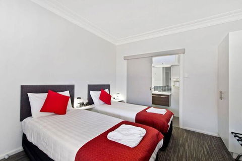 The Wauchope Motel - Surfers Paradise Gold Coast 2