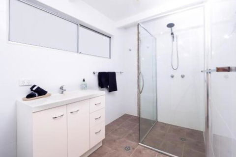 Seaview Getaway - Surfers Paradise Gold Coast 6