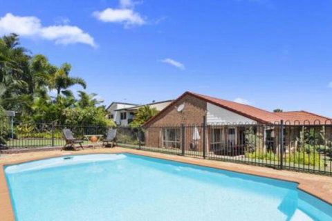 BB233 Banksia Beach Family Home 4 Bedrooms - Surfers Paradise Gold Coast 0