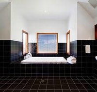 Elevated Plains Retreat 2 - Surfers Paradise Gold Coast