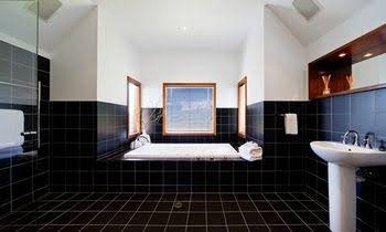Elevated Plains Retreat 2 - Surfers Paradise Gold Coast 0