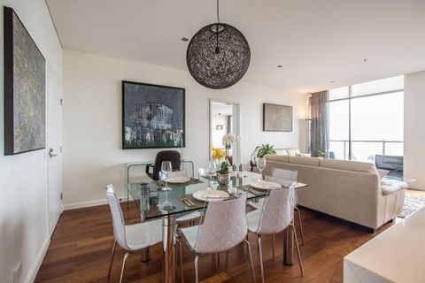 Port Melbourne Panorama - Surfers Paradise Gold Coast 0