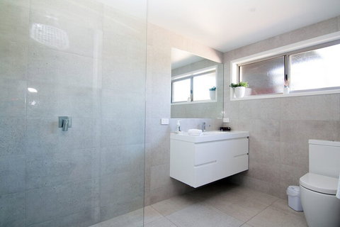 Paradise Waters - Yarrawonga - Surfers Paradise Gold Coast 6