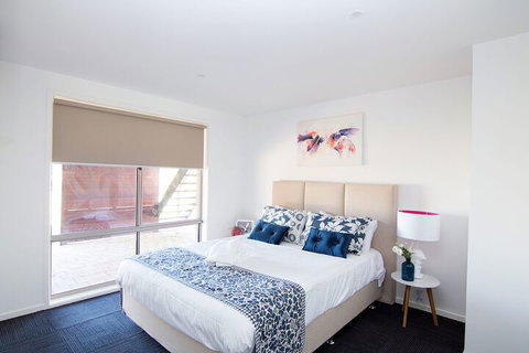 Paradise Waters - Yarrawonga - Surfers Paradise Gold Coast 2