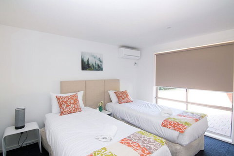 Paradise Waters - Yarrawonga - Surfers Paradise Gold Coast 7