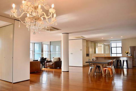 New York Loft Style Flat In Surry Hills - Surfers Paradise Gold Coast 3