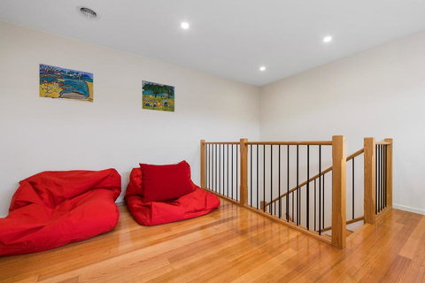 Cootamundra - Surfers Paradise Gold Coast 1