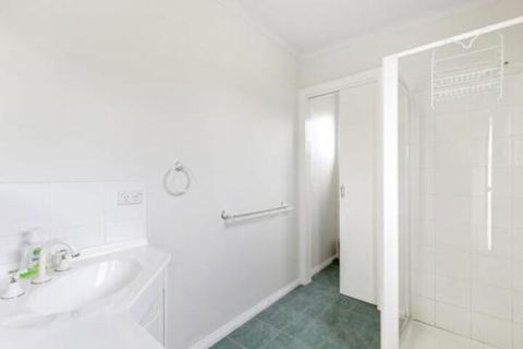 THE BEACH HIVE PET FRIENDLY (OUTSIDE ONLY) INLET SIDE - Surfers Paradise Gold Coast 5