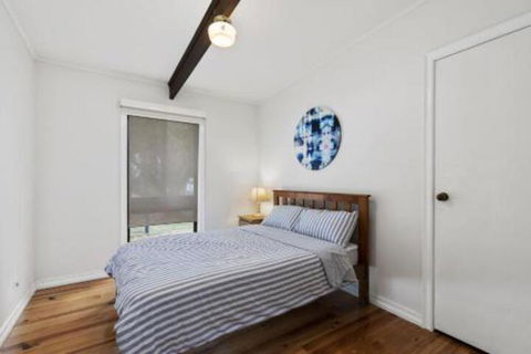 THE BEACH HIVE PET FRIENDLY (OUTSIDE ONLY) INLET SIDE - Surfers Paradise Gold Coast 1
