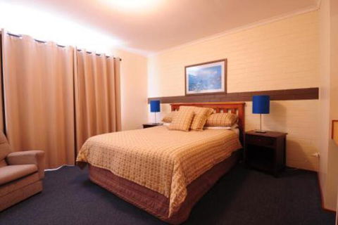 Ballymena Holiday Units - Surfers Paradise Gold Coast 1