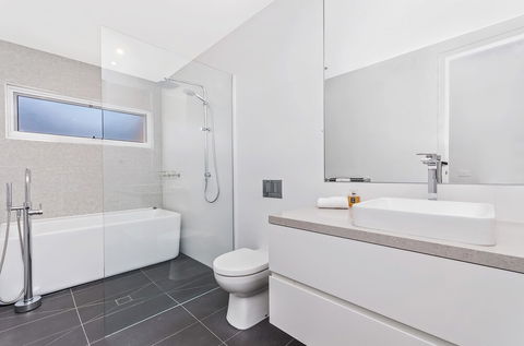 Absolute - Surfers Paradise Gold Coast 3