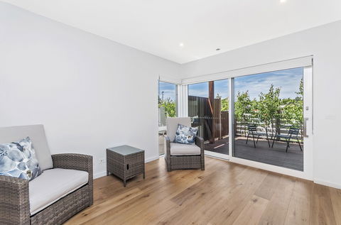 Absolute - Surfers Paradise Gold Coast 5