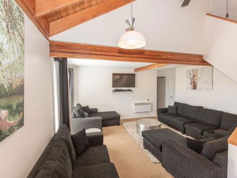 Kestrels Rest 1 / 116 Gippsland Street - Surfers Paradise Gold Coast 1