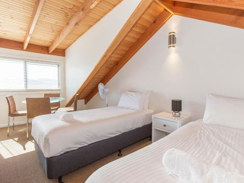 Kestrels Rest 1 / 116 Gippsland Street - Surfers Paradise Gold Coast 3