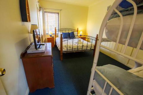 A Mariners Place BEST Location In Town! - Surfers Paradise Gold Coast 1