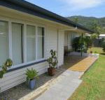Edge Hill Clean  Green Cairns 7 Minutes from the Airport 7 Minutes to Cairns CBD  Reef Fleet Terminal - Surfers Paradise Gold Coast