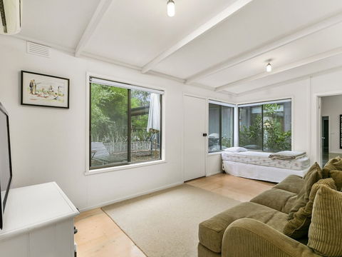 Hidden Escape Free Wifi & Foxtel Surfside PET Friendly - Surfers Paradise Gold Coast 0