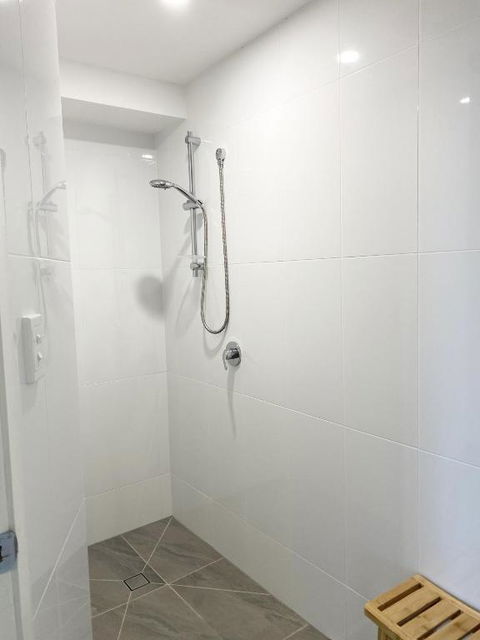 Happy Tides Beachfront Holiday Home - Surfers Paradise Gold Coast 5