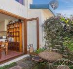 SEAVIEWS MORNINGTON.... - Surfers Paradise Gold Coast