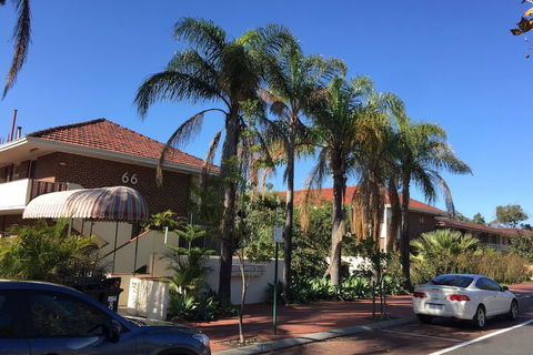 B6 Cafes & Restaurants Close To UWA - Surfers Paradise Gold Coast 5