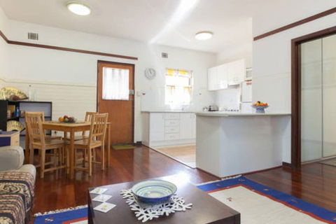 B4 Apartment Close To Perth UWA - Surfers Paradise Gold Coast 1