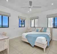 Belle Escapes Luxury Penthouse with Ocean Views - Surfers Paradise Gold Coast