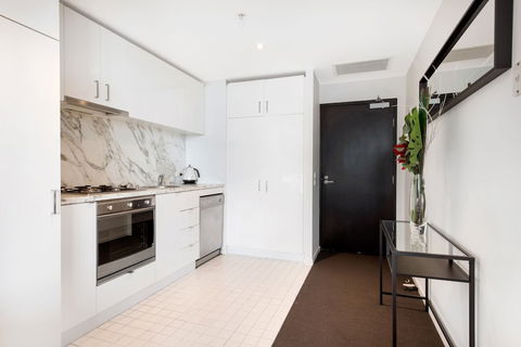 FARINA, 1BDR Docklands Apartment - Surfers Paradise Gold Coast 4