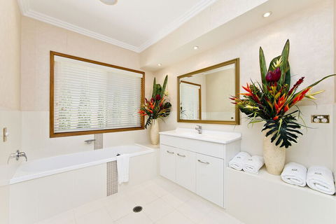 One Mile Mansion - Surfers Paradise Gold Coast 6
