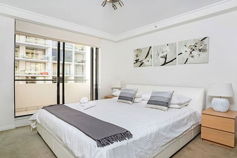 The Apartment Service AX301 - Surfers Paradise Gold Coast 7