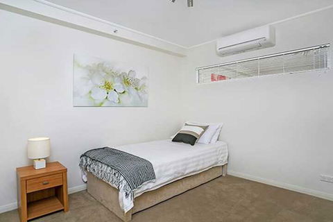 The Apartment Service AX301 - Surfers Paradise Gold Coast 6