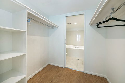 Redcliffe Peninsula Apartments - Surfers Paradise Gold Coast 2