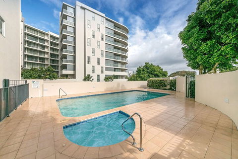 Redcliffe Peninsula Apartments - Surfers Paradise Gold Coast 1