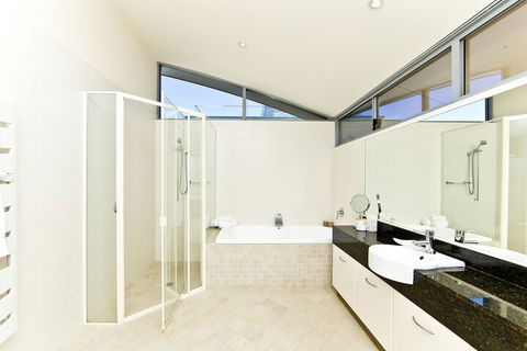 Whale View - Surfers Paradise Gold Coast 4