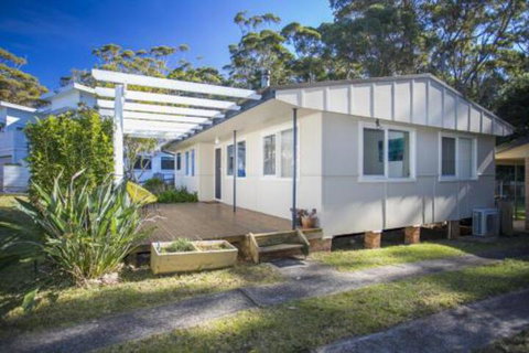 MOLLYMOOK BEACH COTTAGE - Surfers Paradise Gold Coast 3