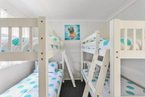MOLLYMOOK BEACH COTTAGE - Surfers Paradise Gold Coast 2