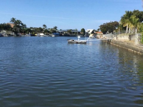 Private Canal Duplex With Pontoon Oleander Drive Bongaree - Surfers Paradise Gold Coast 1