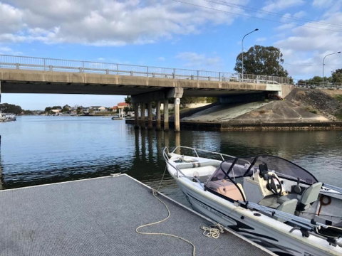 Private Canal Duplex With Pontoon Oleander Drive Bongaree - Surfers Paradise Gold Coast 6