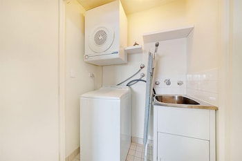 Wyndel Apartments - Apex - Surfers Paradise Gold Coast 4