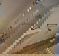 Beach Holiday Apartments Motel - Surfers Paradise Gold Coast