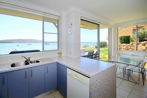 Kooringal Unit 8 / 105 Soldiers Point Road - Surfers Paradise Gold Coast 5