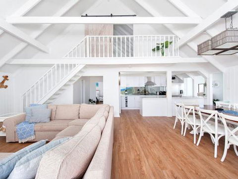 Kingsley Beach House Boat Harbour - Surfers Paradise Gold Coast 4