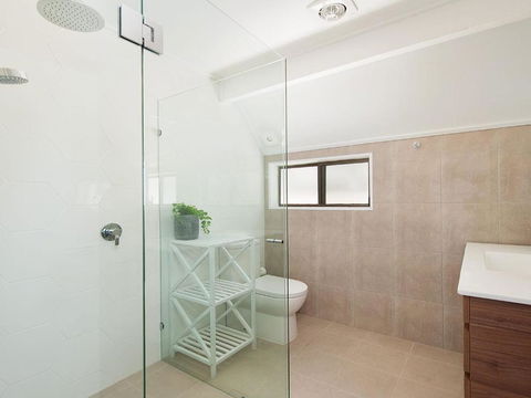 Kingsley Beach House Boat Harbour - Surfers Paradise Gold Coast 2